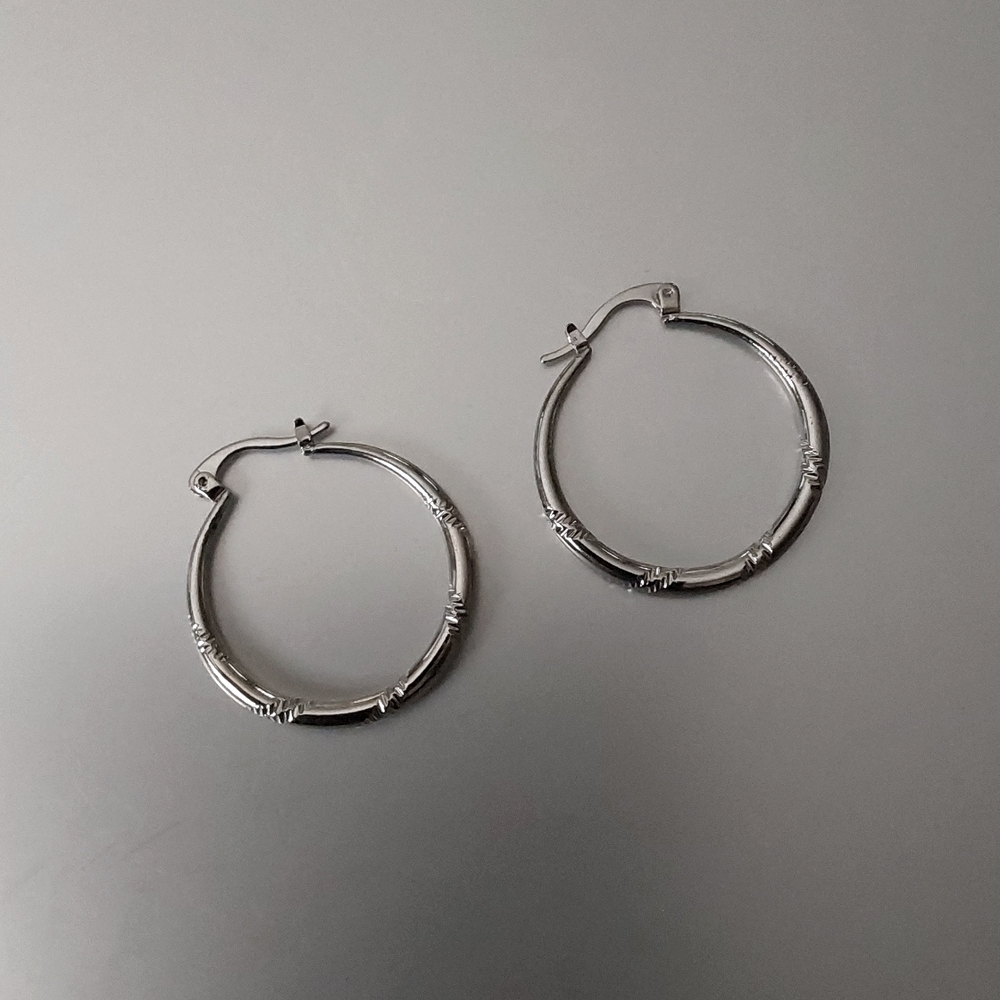 Minimalist  Round Hoops  Silver tone HP